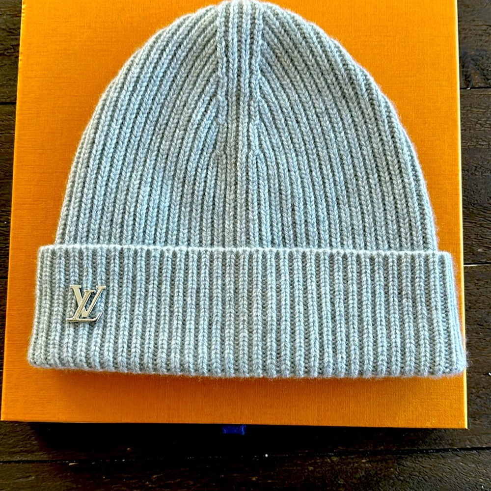 NWT LV Spark Beanie Authentic